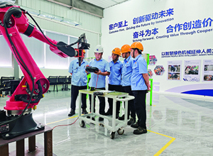 柳工裝載機(jī)裝配技能工作室揭牌 深耕高技能人才培養(yǎng)與智能制造