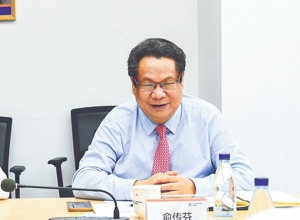 柳工俞傳芬獲全國(guó)工信系統(tǒng)勞動(dòng)模范稱號(hào)