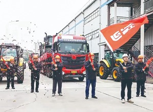 柳工農機2026年全球訂單首發(fā)！混合動力拖拉機啟程奔赴海內外市場