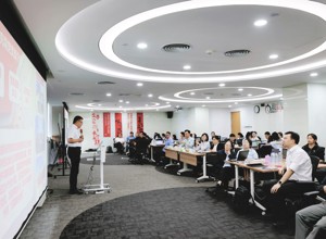 柳工舉辦“1+10+N”黨建品牌創(chuàng)建提升培訓(xùn)班